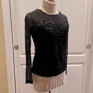 Elegant and comfortable party top size M/L